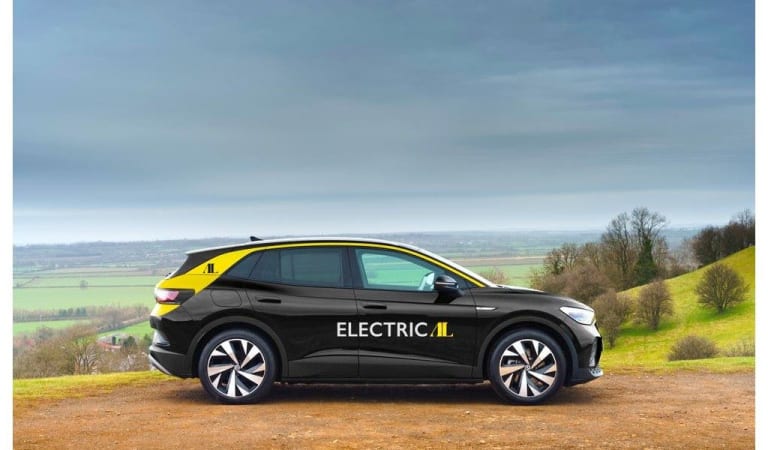 London’s largest taxi firm to go fully electric by 2023 with 4,000 EVs