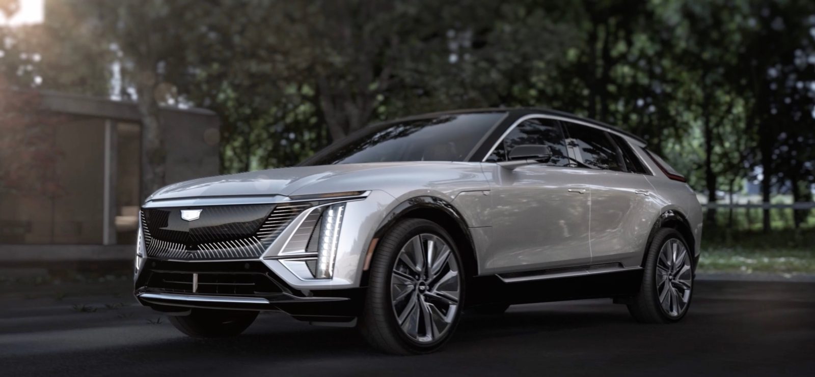 After losing dealers over its electric move, Cadillac is now gaining new ones